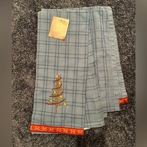 NWT vintage St. Nicholas Square tea kitchen towels